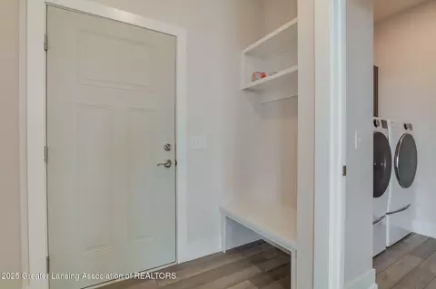 Entry Way - 982 Norway Dr, Fowler, MI 48835 photo 2 of 3
