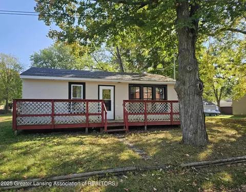 518 Clark St, Eaton Rapids, MI 48827