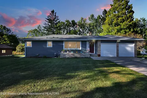 6222 Chieho Dr, Lansing, MI 48917