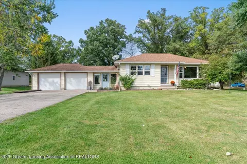 7599 E Alward Rd, Laingsburg, MI 48848