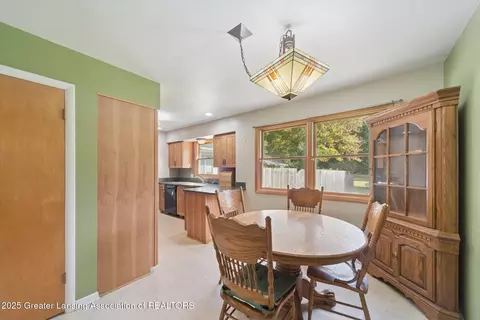 2986 Beech Ridge Dr, Lansing, MI 48911 photo 9