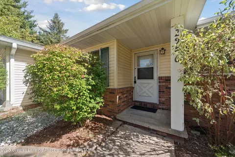 2986 Beech Ridge Dr, Lansing, MI 48911 photo 5