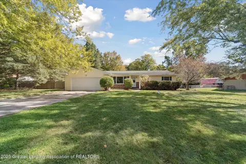 2986 Beech Ridge Dr, Lansing, MI 48911 photo 3
