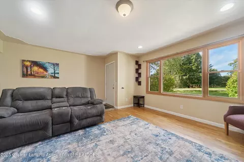 2986 Beech Ridge Dr, Lansing, MI 48911 photo 7