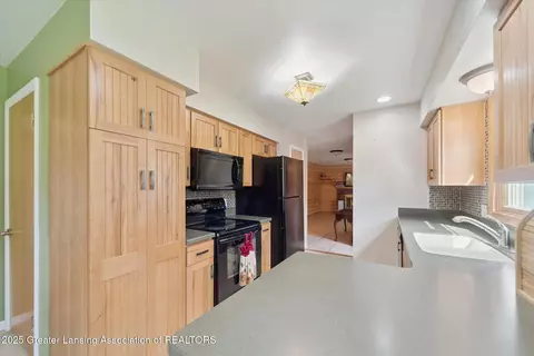 2986 Beech Ridge Dr, Lansing, MI 48911 photo 11