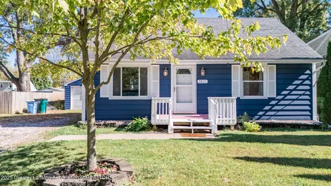 5821 Schafer Rd, Lansing, MI 48911
