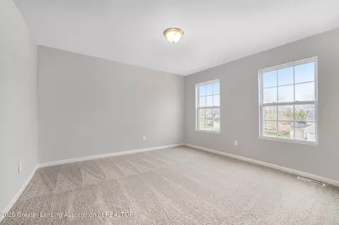 Bedroom - 2938 Moccasin Dr, Dewitt, MI 48820 photo 2 of 4