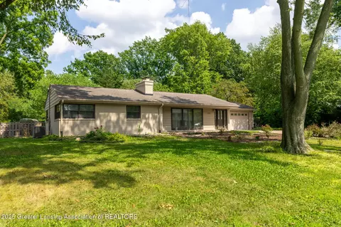 1522 Hitching Post Rd, East Lansing, MI 48823