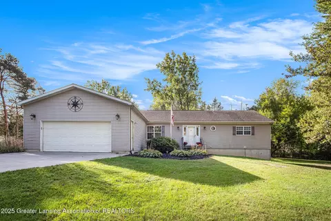 6869 W Goodemoot Rd, Clarksville, MI 48815