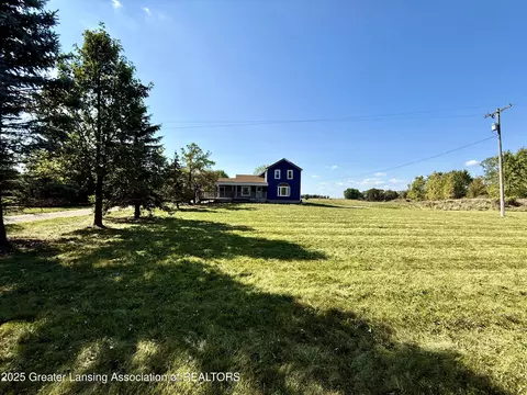 4063 N Williams Rd, Saint Johns, MI 48879