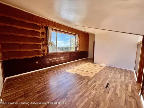Living - 9575 W Monroe Rd, Elwell, MI 48832 photo 5 of 7