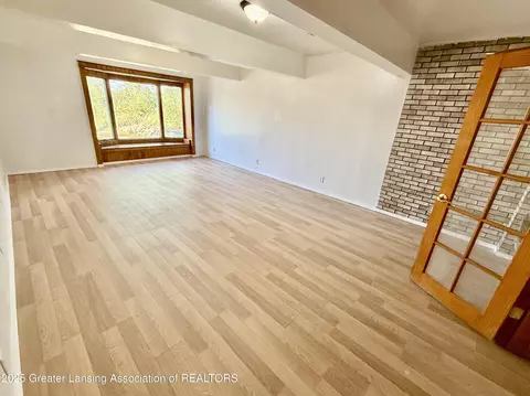 Living - 9575 W Monroe Rd, Elwell, MI 48832 photo 4 of 7