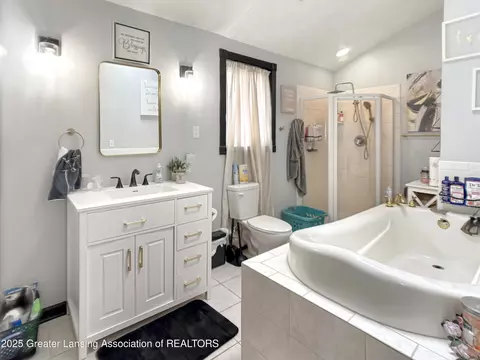 701 E Willard Ave, Lansing, MI 48910 photo 22