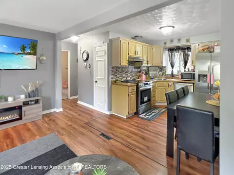 701 E Willard Ave, Lansing, MI 48910 photo 5