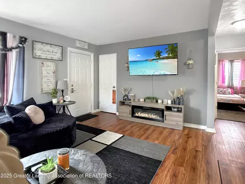 701 E Willard Ave, Lansing, MI 48910 photo 6