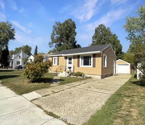 701 E Willard Ave, Lansing, MI 48910
