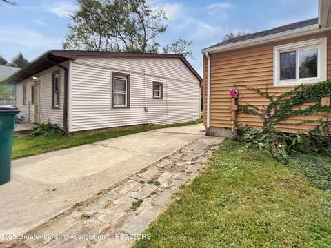 701 E Willard Ave, Lansing, MI 48910 photo 28