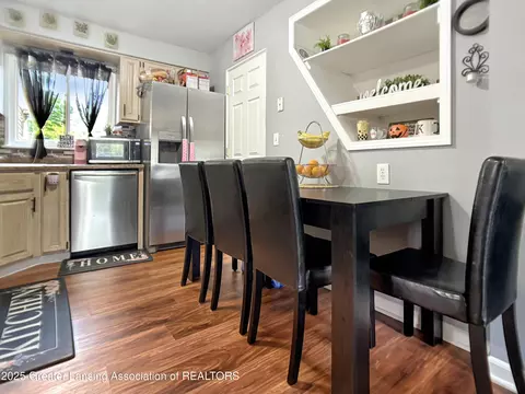 701 E Willard Ave, Lansing, MI 48910 photo 9