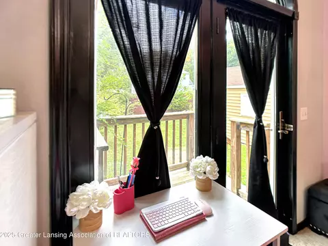 701 E Willard Ave, Lansing, MI 48910 photo 21