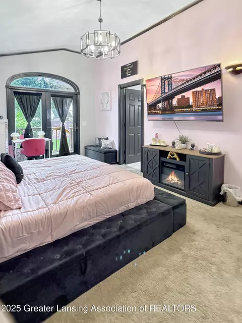 701 E Willard Ave, Lansing, MI 48910 photo 18