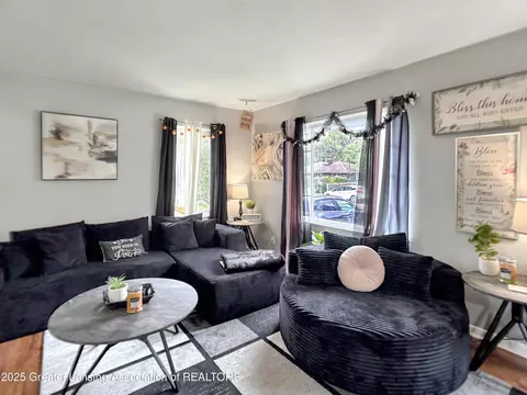 701 E Willard Ave, Lansing, MI 48910 photo 4