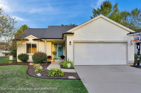 13747 Remington Dr, Bath, MI 48808
