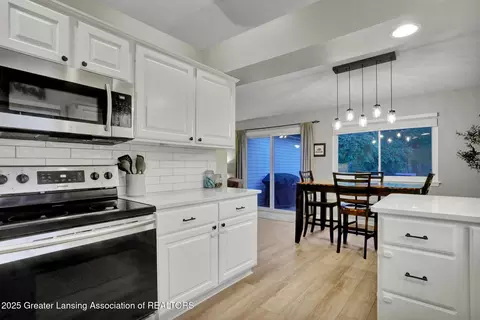Kitchen - 13747 Remington Dr, Bath, MI 48808 photo 1 of 2