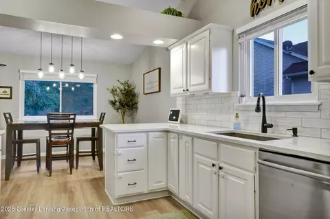 Kitchen - 13747 Remington Dr, Bath, MI 48808 photo 2 of 2