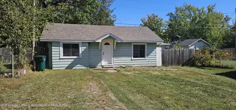 3725 Parkway Dr, Lansing, MI 48910