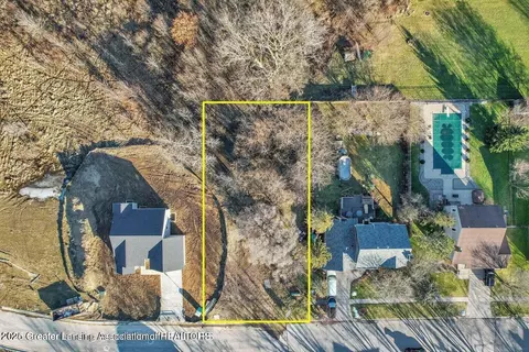 202 Stratford Dr, Mason, MI 48854