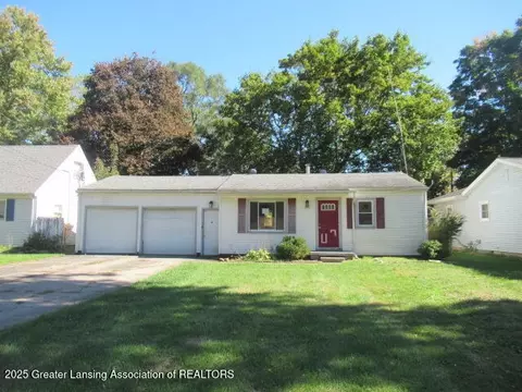 2038 Hamilton St, Holt, MI 48842