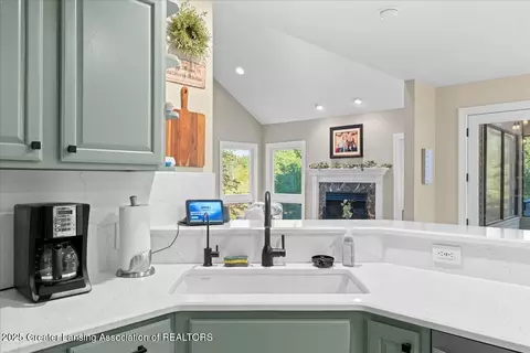 Kitchen - 13259 Blaisdell Dr, Dewitt, MI 48820 photo 3 of 4