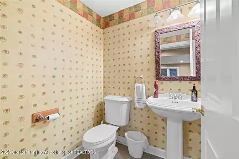 Bath - 13259 Blaisdell Dr, Dewitt, MI 48820 photo 5 of 5