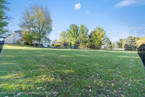 Exterior - 13259 Blaisdell Dr, Dewitt, MI 48820 photo 10 of 11