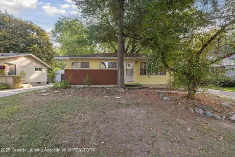 3801 Schlee St, Lansing, MI 48910