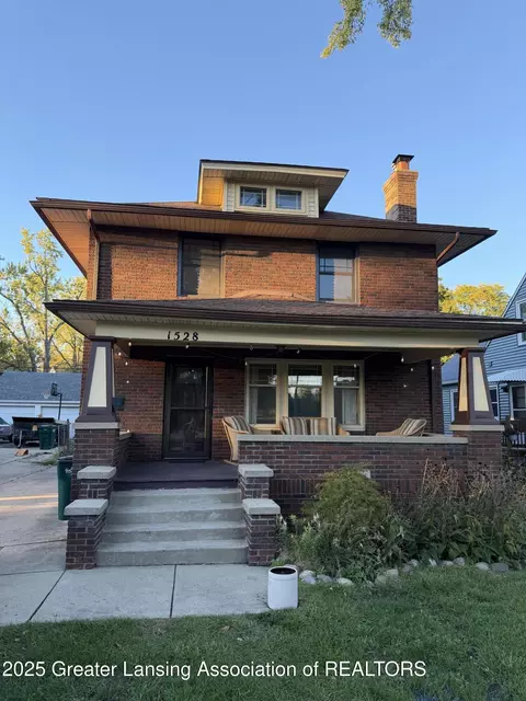 1528 W Shiawassee St, Lansing, MI 48915