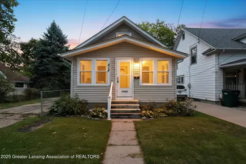 418 Clifford St, Lansing, MI 48912