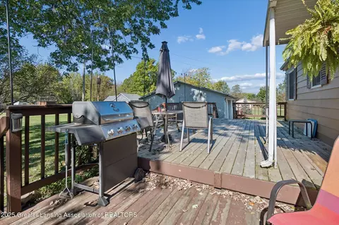 Exterior - 9520 Fenner Rd, Perry, MI 48872 photo 5 of 12