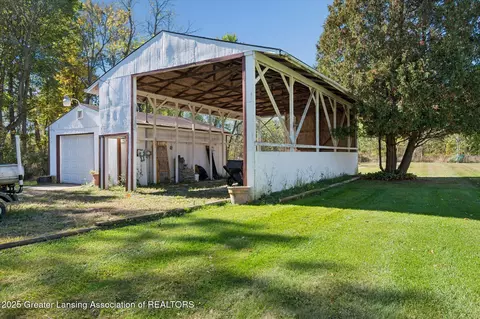 Exterior - 9520 Fenner Rd, Perry, MI 48872 photo 10 of 12