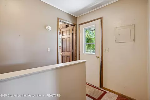 Entry Way - 9520 Fenner Rd, Perry, MI 48872 photo 3 of 4