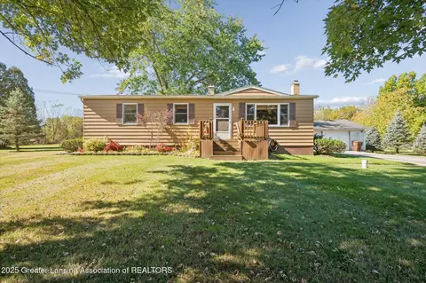 9520 Fenner Rd, Perry, MI 48872