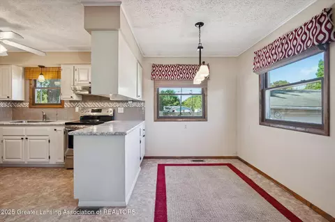 Dining - 9520 Fenner Rd, Perry, MI 48872 photo 1 of 3
