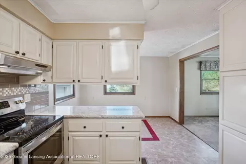 Kitchen - 9520 Fenner Rd, Perry, MI 48872 photo 3 of 3