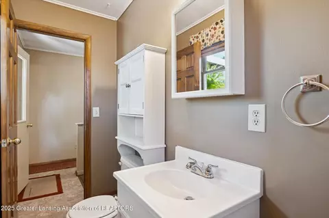 Bath - 9520 Fenner Rd, Perry, MI 48872 photo 1 of 3