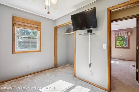 Bedroom - 9520 Fenner Rd, Perry, MI 48872 photo 3 of 5