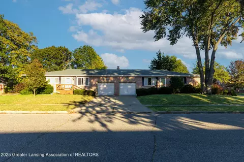 1104 Downer Ave, Lansing, MI 48912