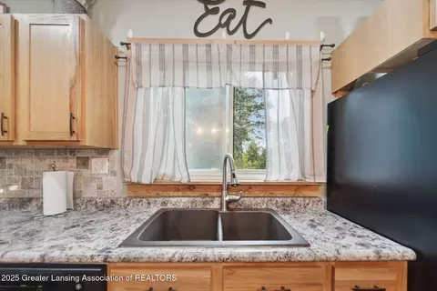Kitchen - 1965 E Round Lake Rd, Dewitt, MI 48820 photo 3 of 5