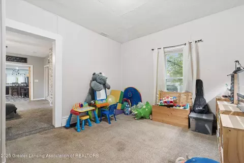 Entry Way - 1965 E Round Lake Rd, Dewitt, MI 48820 photo 5 of 7