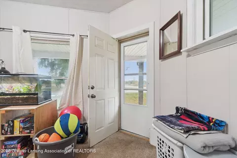 Entry Way - 1965 E Round Lake Rd, Dewitt, MI 48820 photo 6 of 7