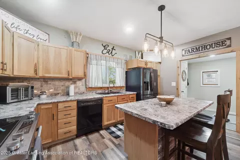 Kitchen - 1965 E Round Lake Rd, Dewitt, MI 48820 photo 1 of 5